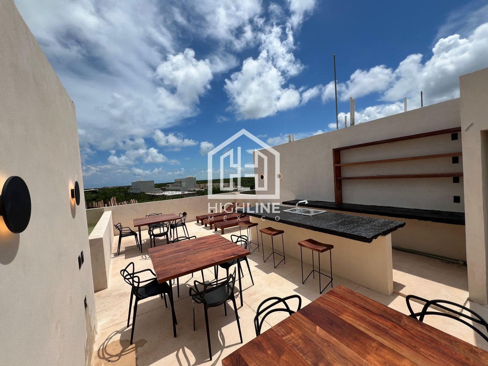 FOR SALE: STUDIO IN TULUM WITH BBQ AREA, JACUZZI, ROOFTOP BAR, ROOFTOP POOL, AND SWIM-UP POOL