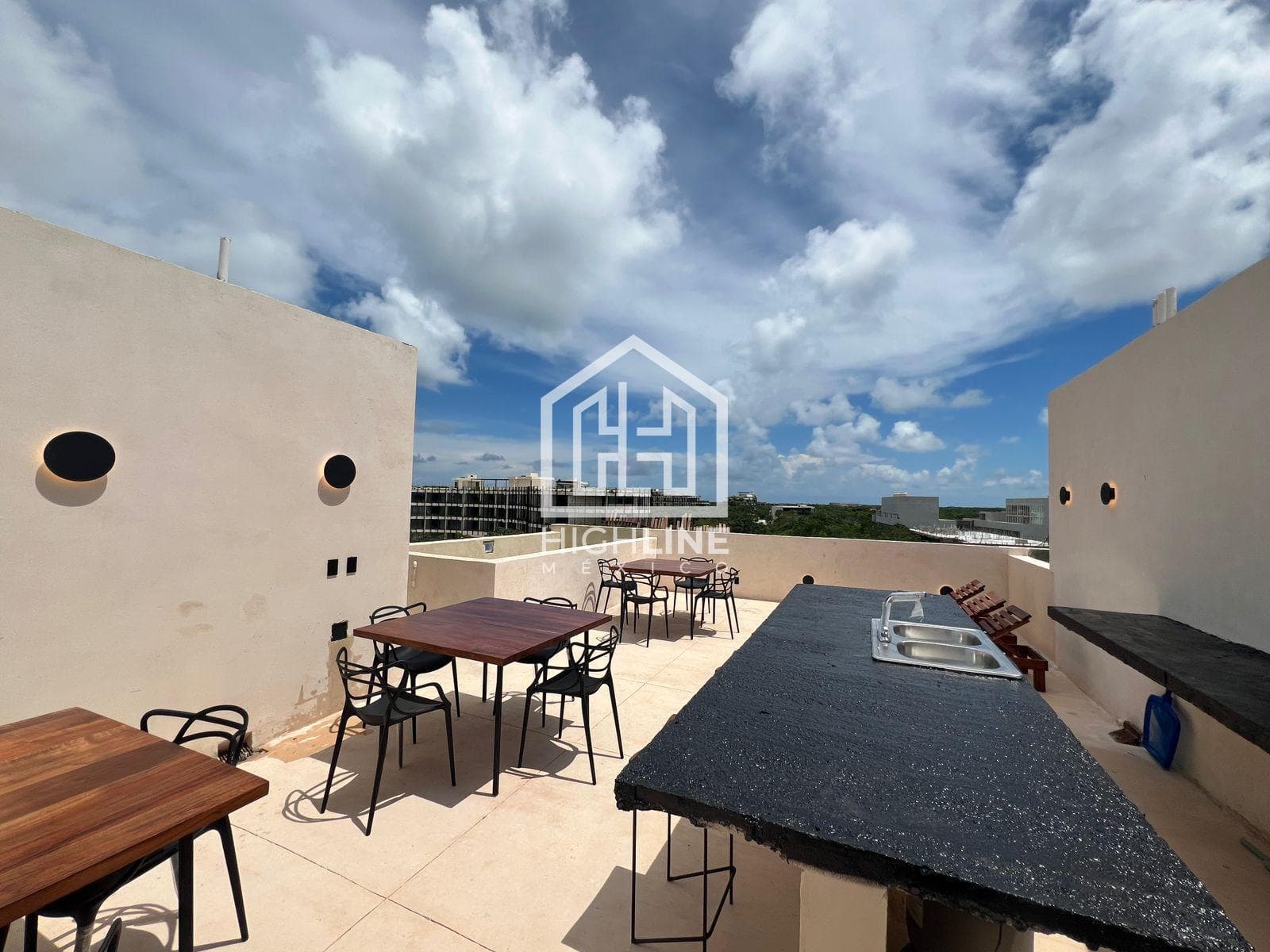 FOR SALE: STUDIO IN TULUM WITH BBQ AREA, JACUZZI, ROOFTOP BAR, ROOFTOP POOL, AND SWIM-UP POOL
