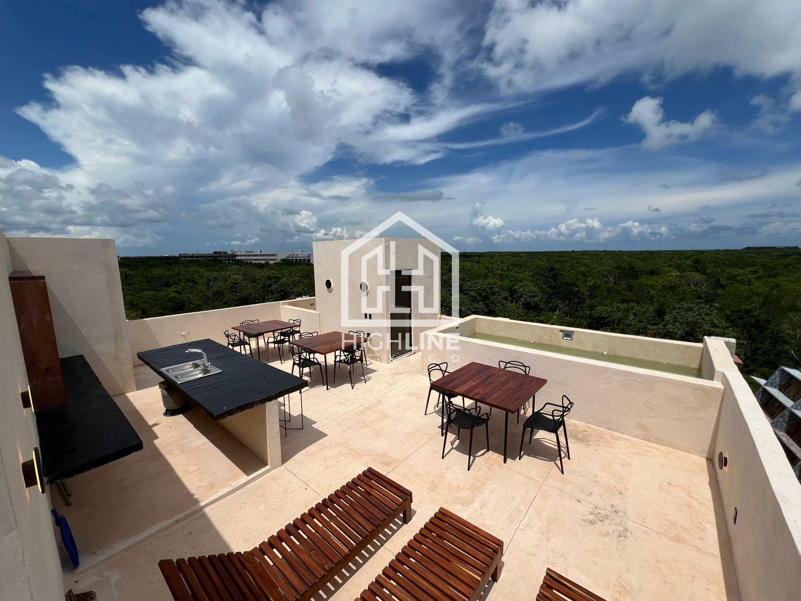 FOR SALE: STUDIO IN TULUM WITH BBQ AREA, JACUZZI, ROOFTOP BAR, ROOFTOP POOL, AND SWIM-UP POOL