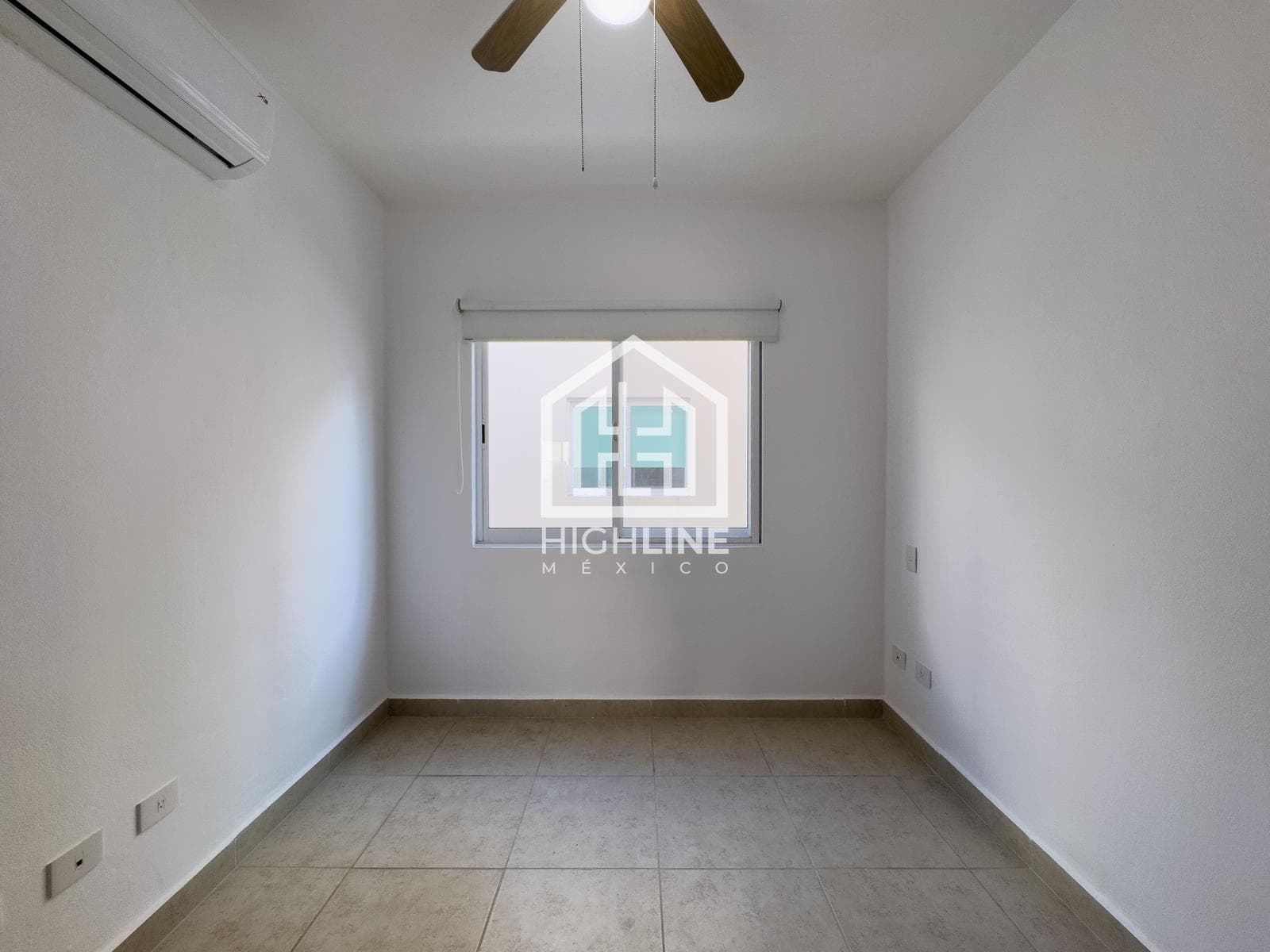 HOUSE / FOR SALE / 3 BEDROOMS / POOL AND GARDEN