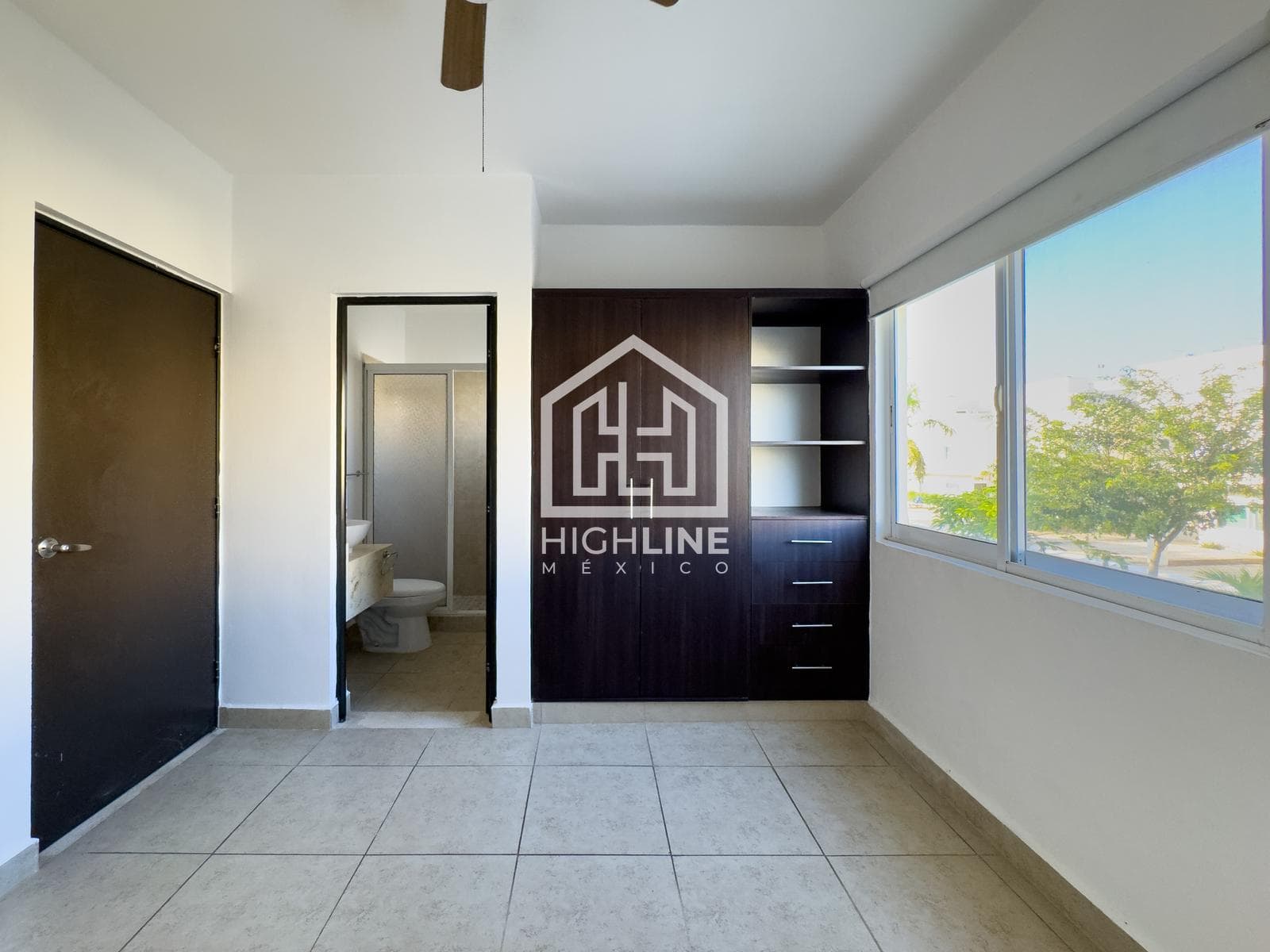 HOUSE / FOR SALE / 3 BEDROOMS / POOL AND GARDEN
