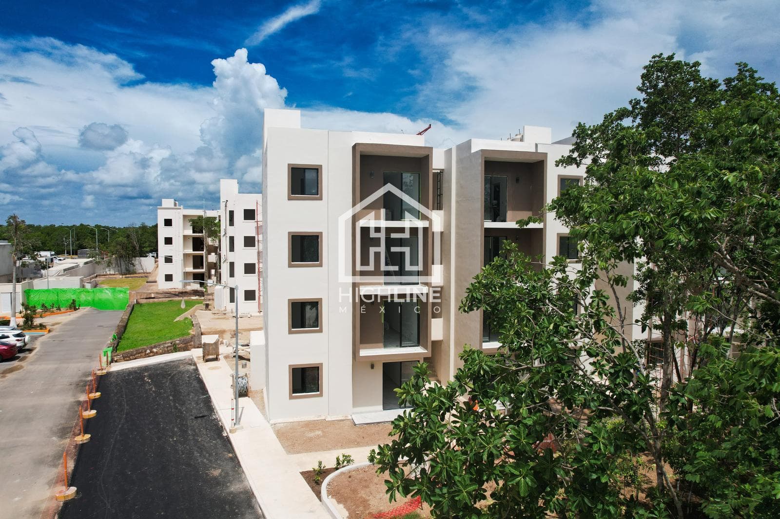 2-Bedroom Apartment in Playa del Carmen, 10 Minutes from the Beach / Accepts Mortgage Loans