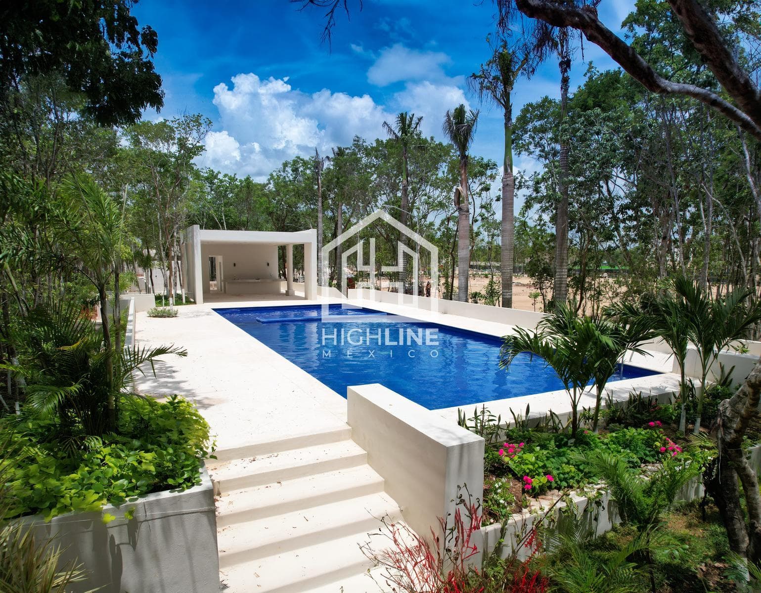 2-Bedroom Apartment in Playa del Carmen, 10 Minutes from the Beach / Accepts Mortgage Loans