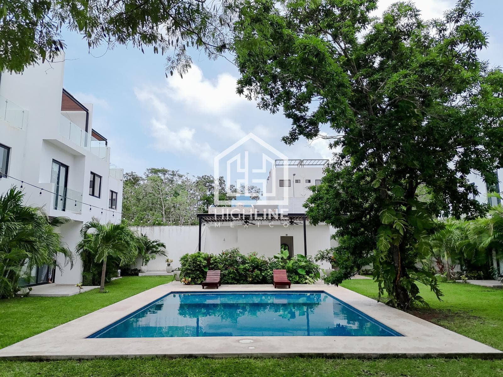 3-BEDROOM HOUSE / TULUM / 2 MINUTES FROM A NEW SHOPPING CENTER / 10 MINUTES FROM THE BEACH / ROI.
