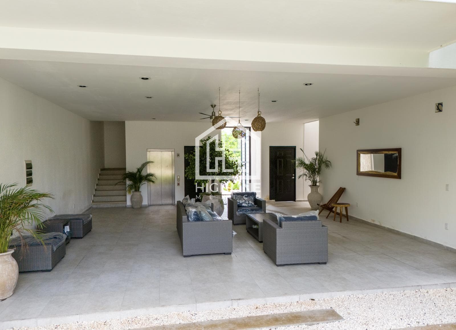 3-BEDROOM HOUSE / TULUM / 2 MINUTES FROM A NEW SHOPPING CENTER / 10 MINUTES FROM THE BEACH / ROI.