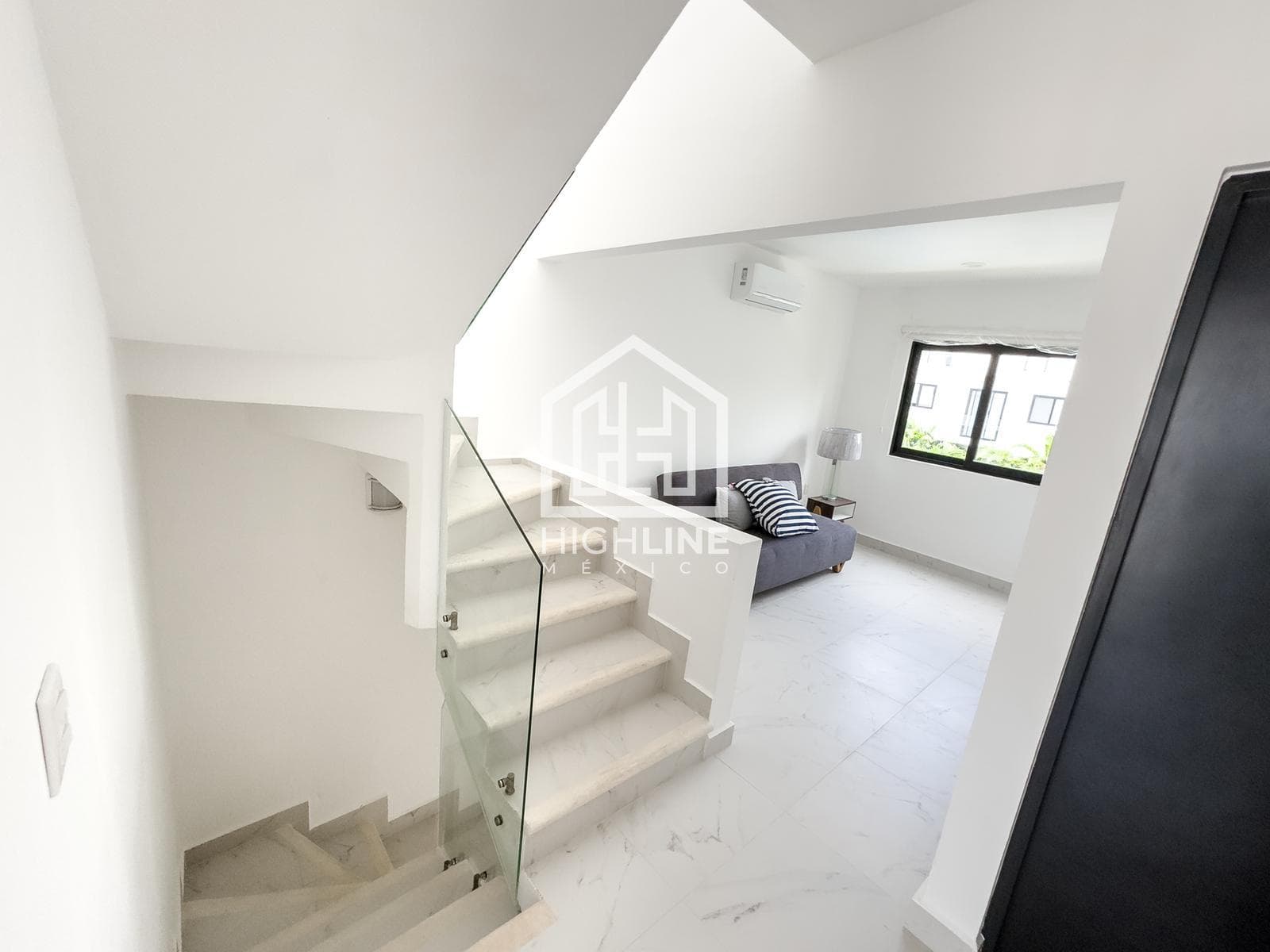3-BEDROOM HOUSE / TULUM / 2 MINUTES FROM A NEW SHOPPING CENTER / 10 MINUTES FROM THE BEACH / ROI.