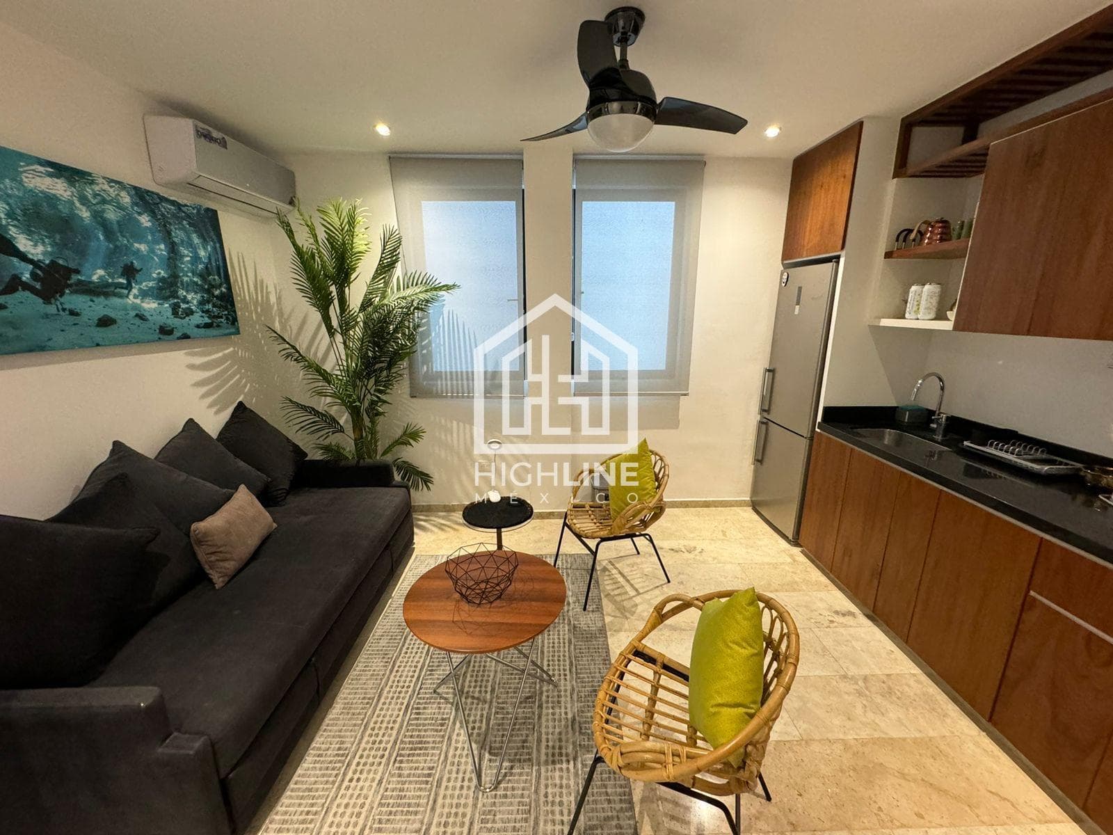 1-BEDROOM APARTMENT / JUST STEPS FROM THE OCEAN / AVAILABLE IMMEDIATELY / PLAYA DEL CARMEN / ROI.
