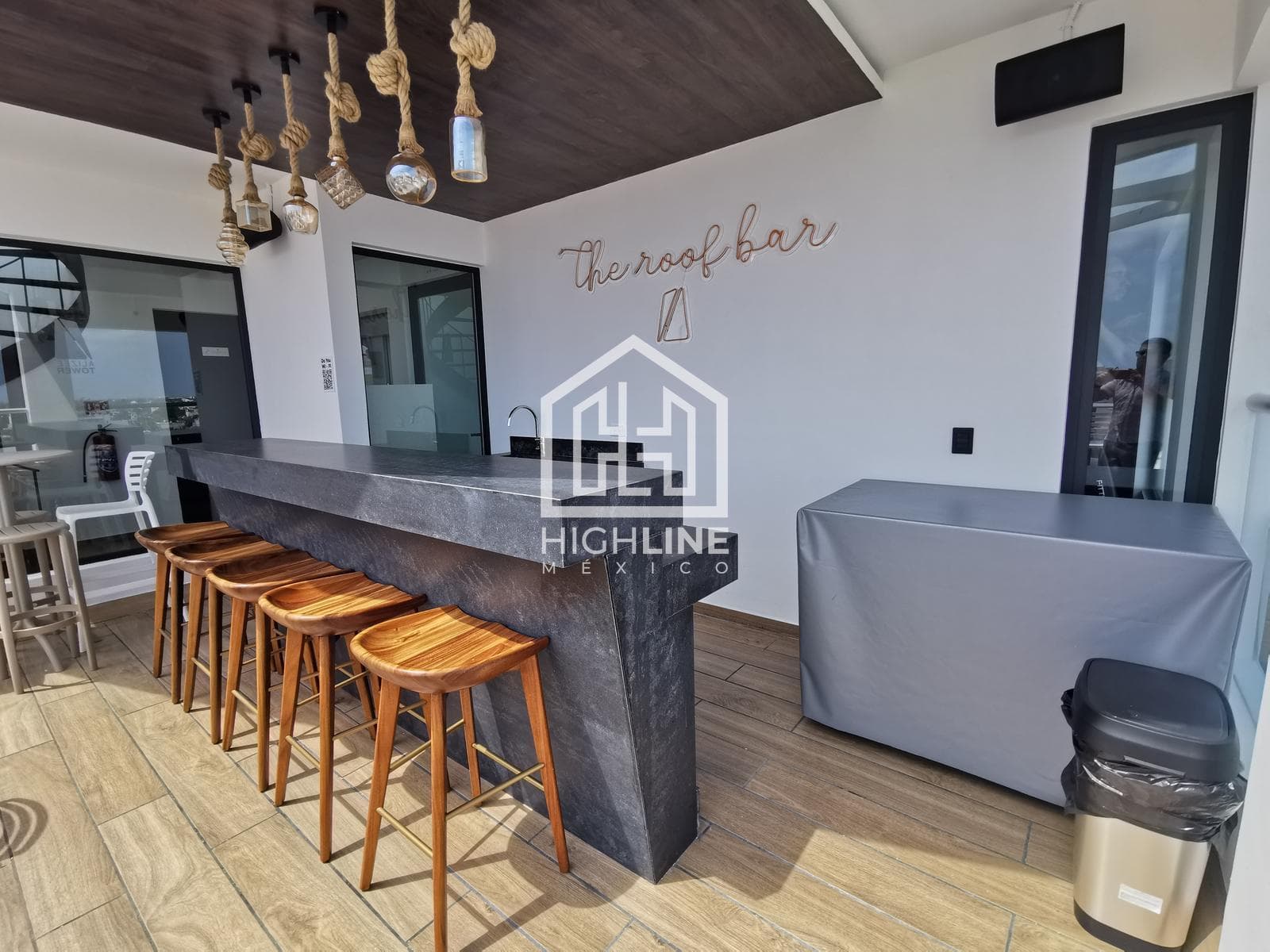 1-BEDROOM APARTMENT / FOR SALE / JUST STEPS FROM THE BEACH / FURNISHED.