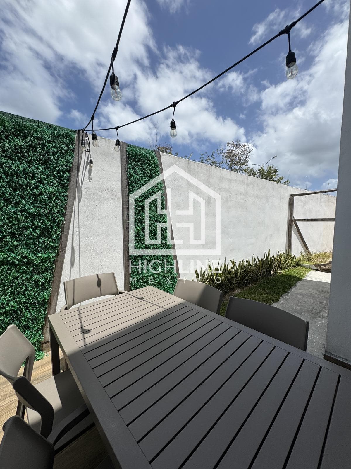 3-Bedroom House for Sale in Playa del Carmen with a Clubhouse and Barbecue Areas