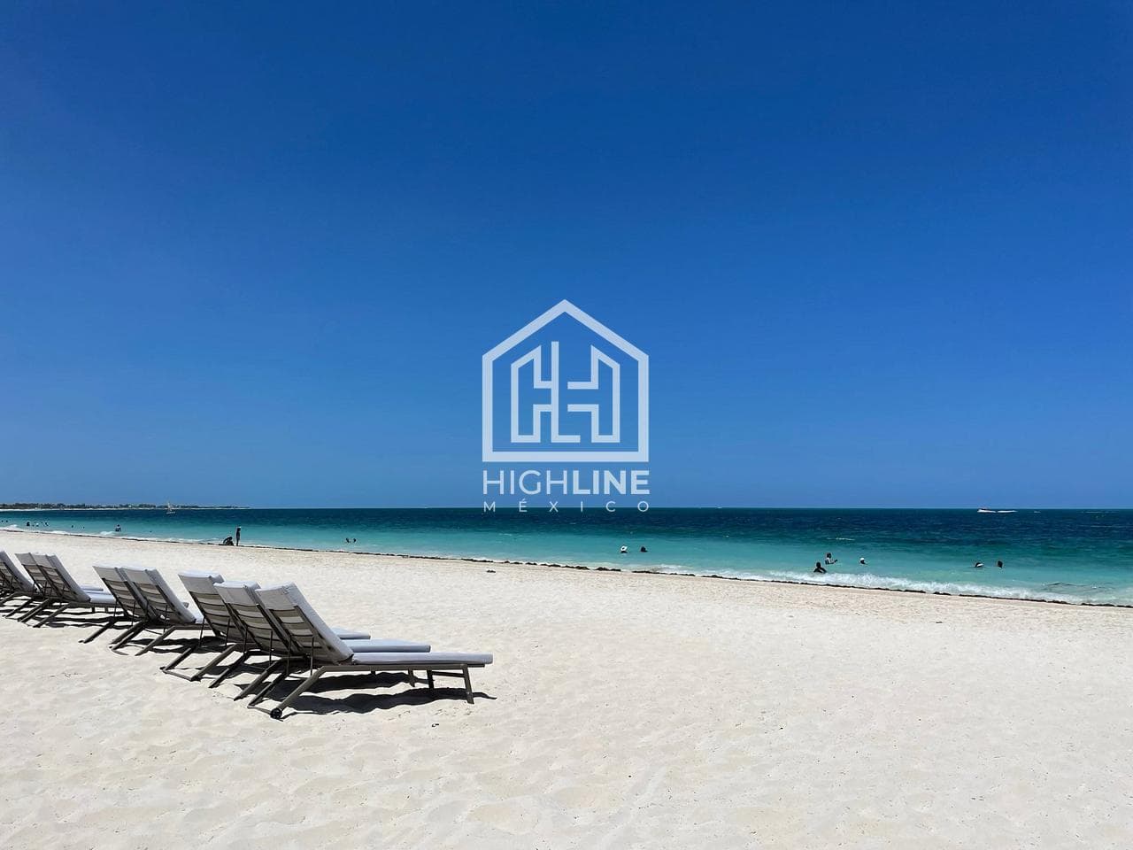 Ocean-View Apartment in Cancún's New Hotel District