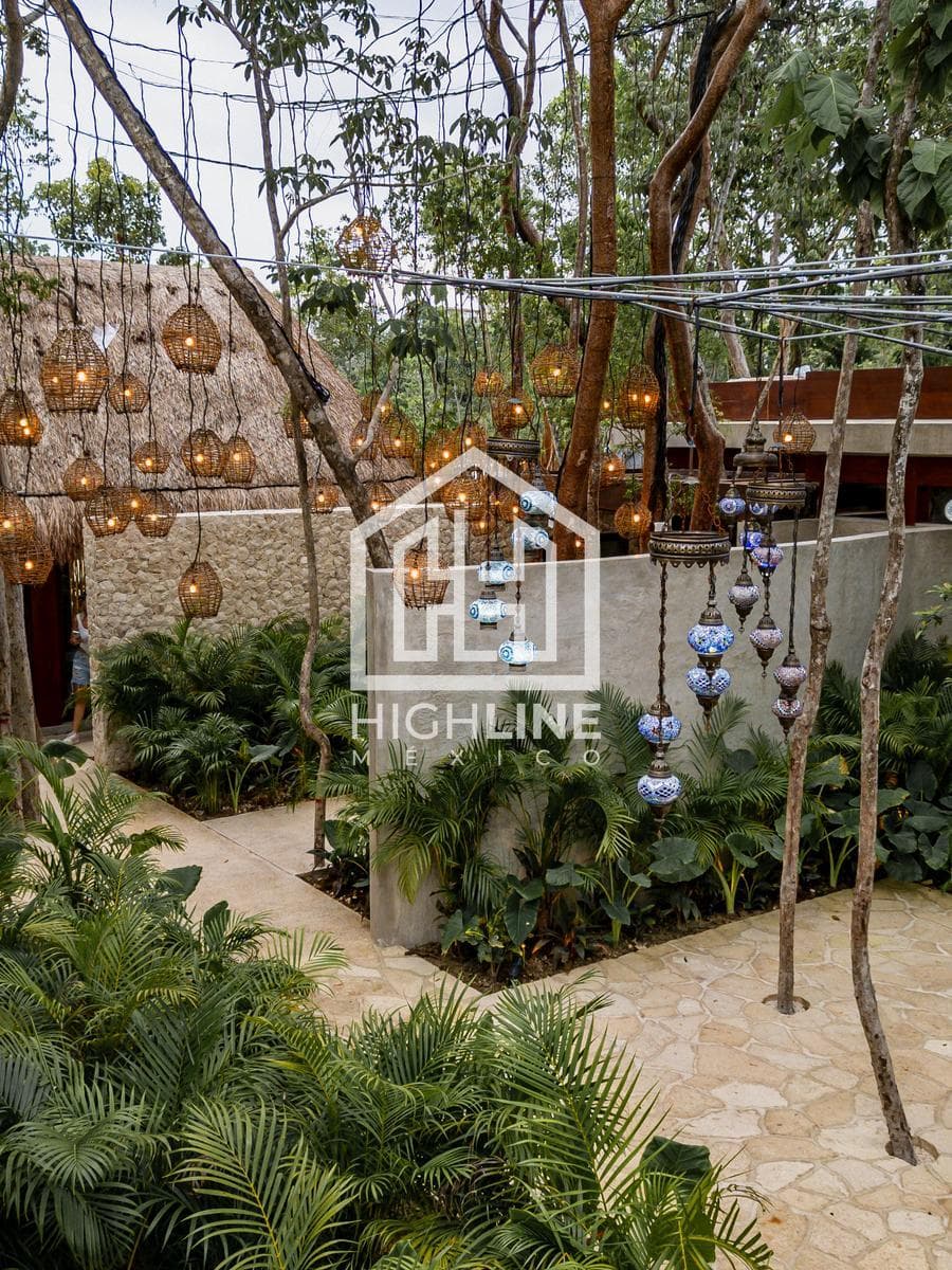 Studio Apartment in Tulum on Kukulkán Avenue with 2 Pools and a Gym