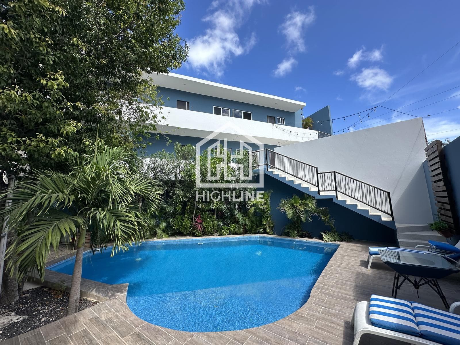 FOR SALE: 1-BEDROOM APARTMENT IN DOWNTOWN TULUM, FURNISHED