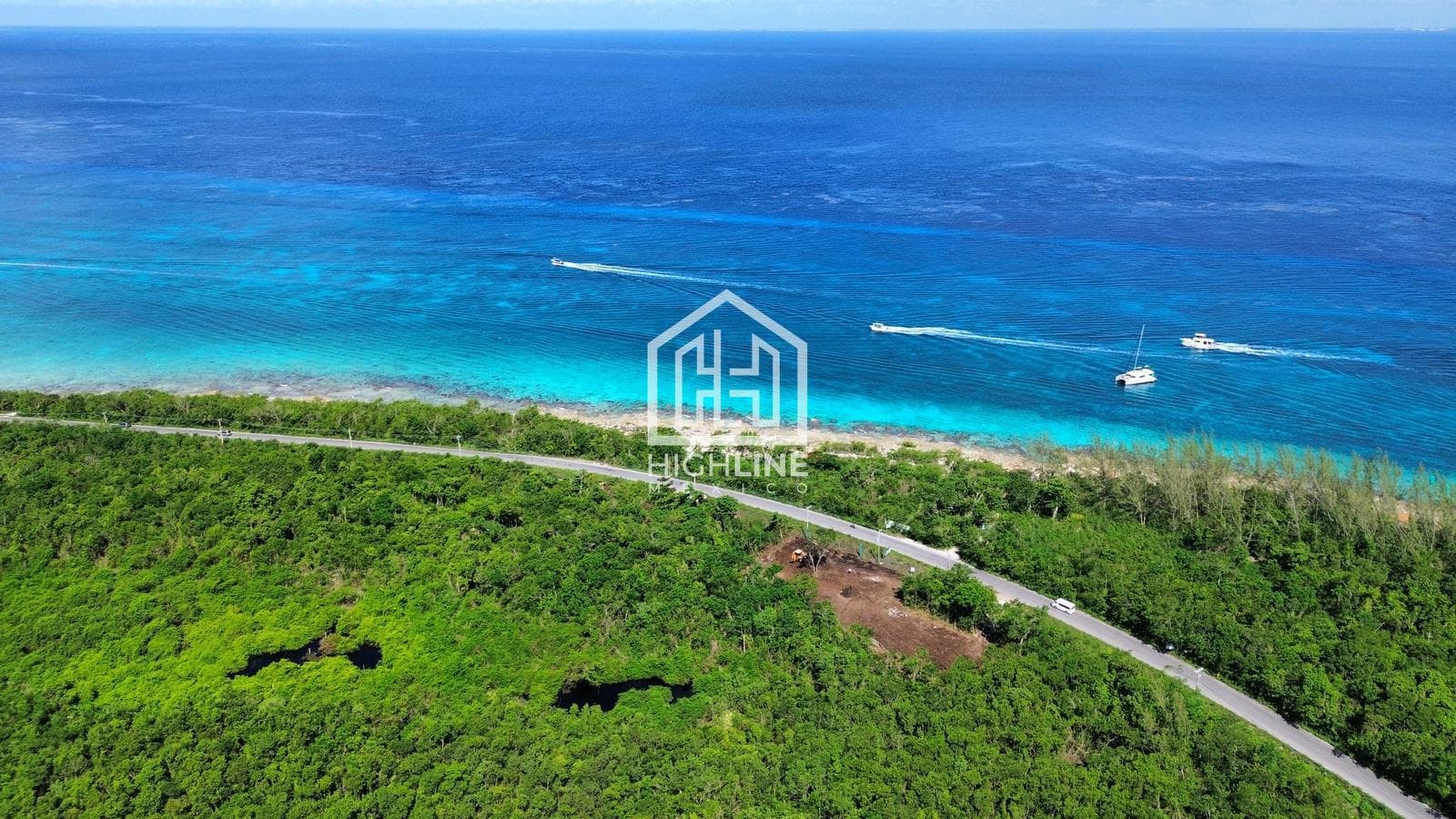 Apartment for sale in Cozumel, 2 bedrooms, ocean view, private pool.