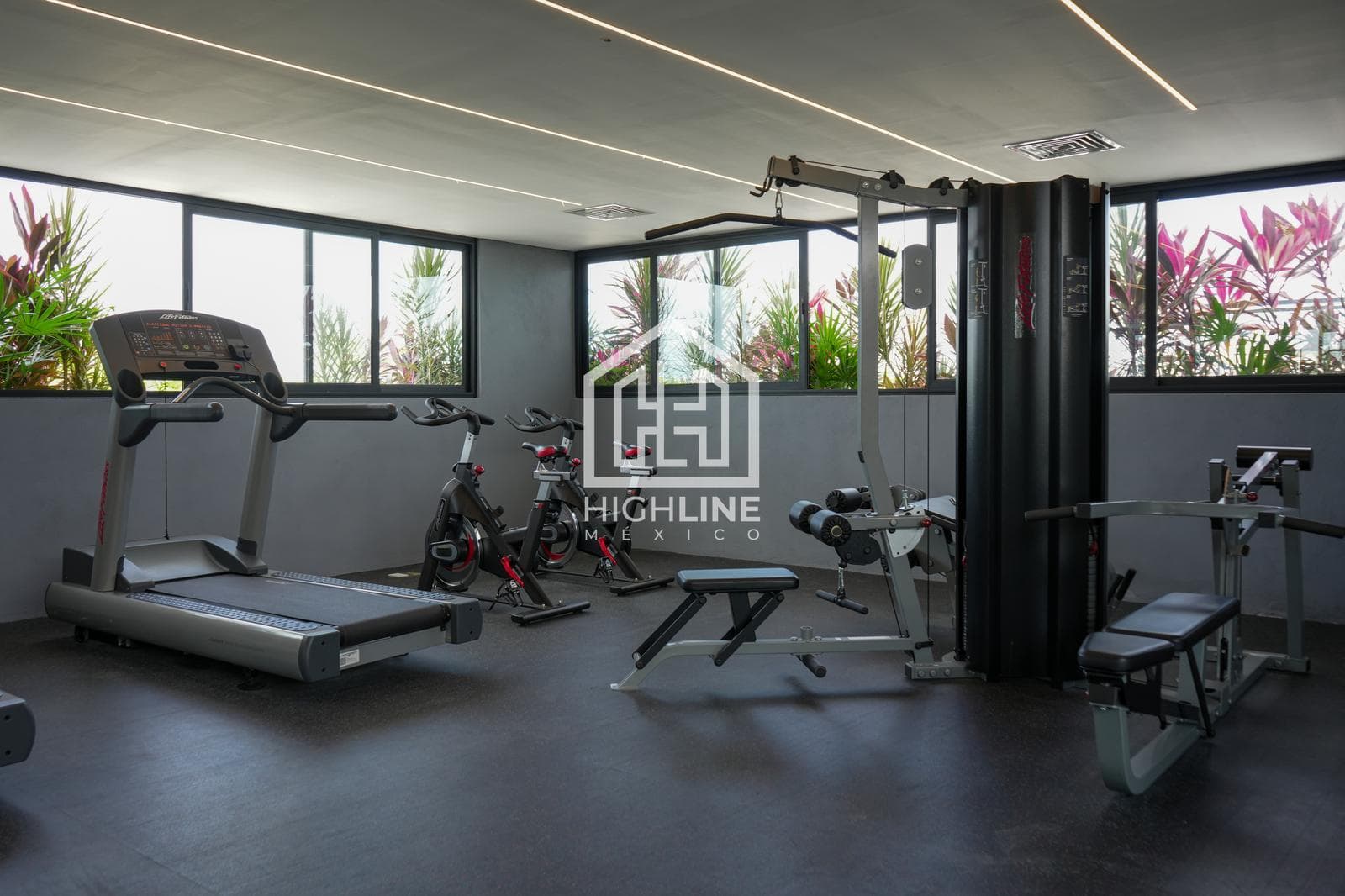 1-BEDROOM APARTMENT / FOR SALE / 4 CALLES DEL MAR / GYM / ROOFTOP WITH POOL.