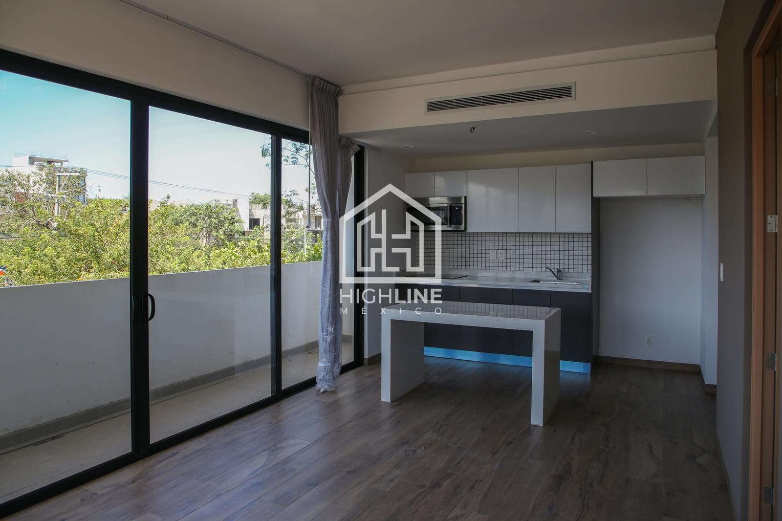1-BEDROOM APARTMENT / FOR SALE / 4 CALLES DEL MAR / GYM / ROOFTOP WITH POOL.
