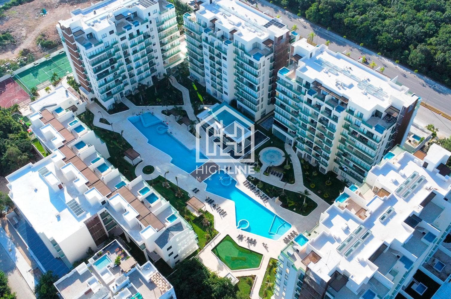 Apartment for sale in Playa del Carmen, 3 bedrooms, with a pool and an excellent view