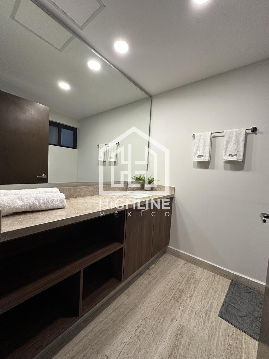1-BEDROOM APARTMENT / FOR SALE / JUST A FEW STREETS FROM THE OCEAN / TURNKEY / ROI