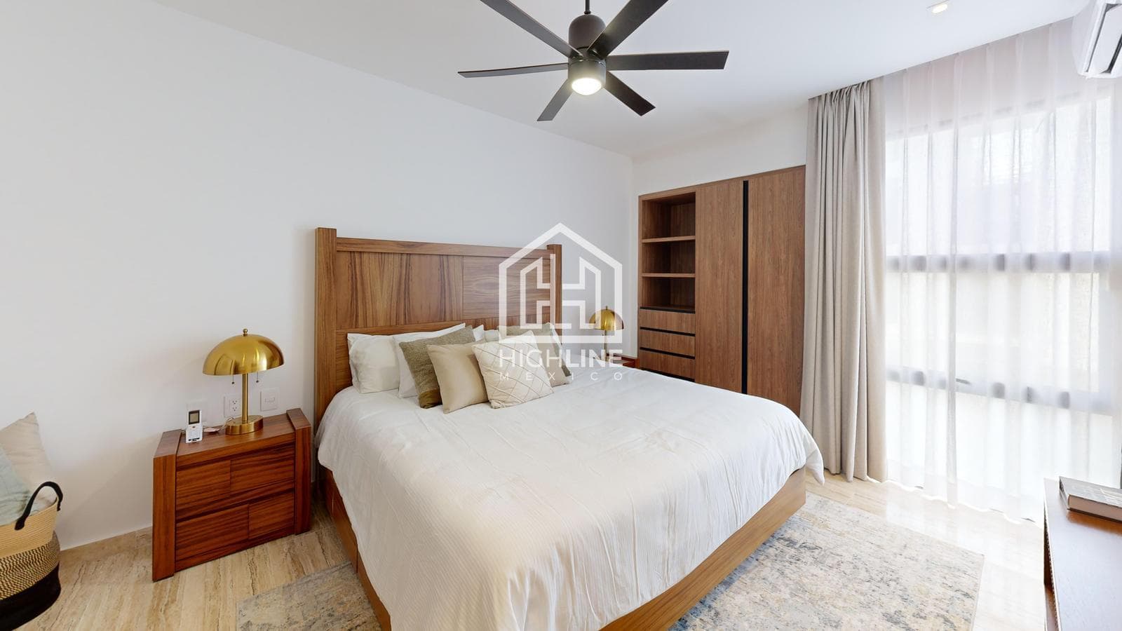 1-BEDROOM APARTMENT / 5 BLOCKS FROM THE OCEAN / GREAT OPPORTUNITY / APPRECIATION POTENTIAL / PREMIUM AMENITIES / HIGH RETURNS.