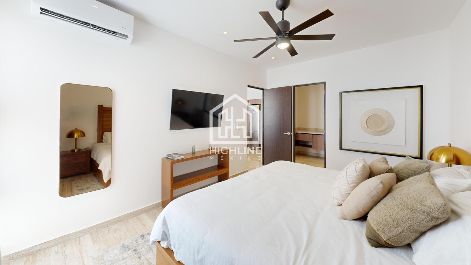1-BEDROOM APARTMENT / 5 BLOCKS FROM THE OCEAN / GREAT OPPORTUNITY / APPRECIATION POTENTIAL / PREMIUM AMENITIES / HIGH RETURNS.