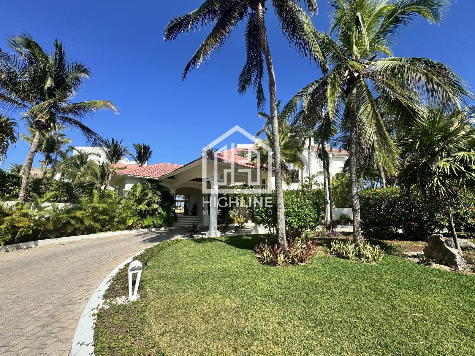 3-Bedroom Oceanfront Condo for Sale in Playa Paraíso