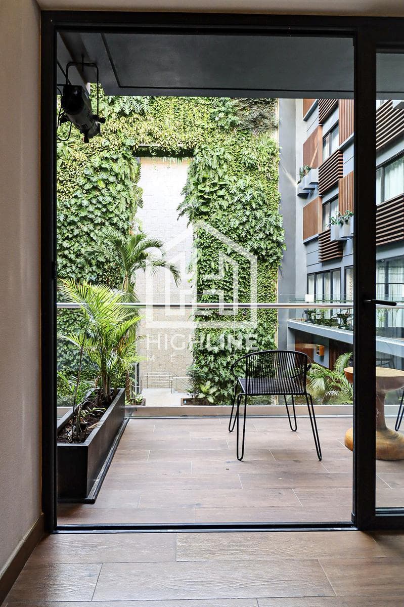 APARTMENT FOR SALE / JUST STEPS FROM THE BEACH / CONDO-HOTEL WITH A PROVEN TRACK RECORD / ROI