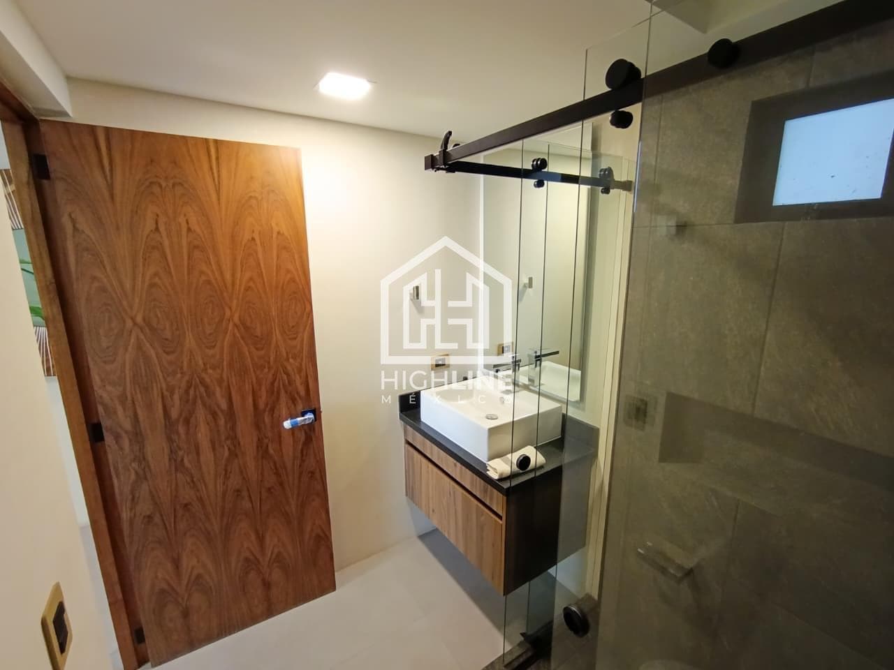 Apartment Just Steps from the Beach and 5th Avenue | In-house Financing. Playa del Carmen