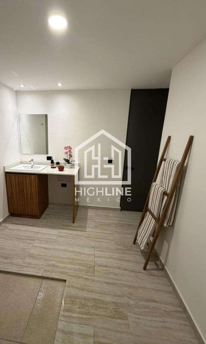 1-Bedroom Apartment in Downtown Playa del Carmen—Available Now