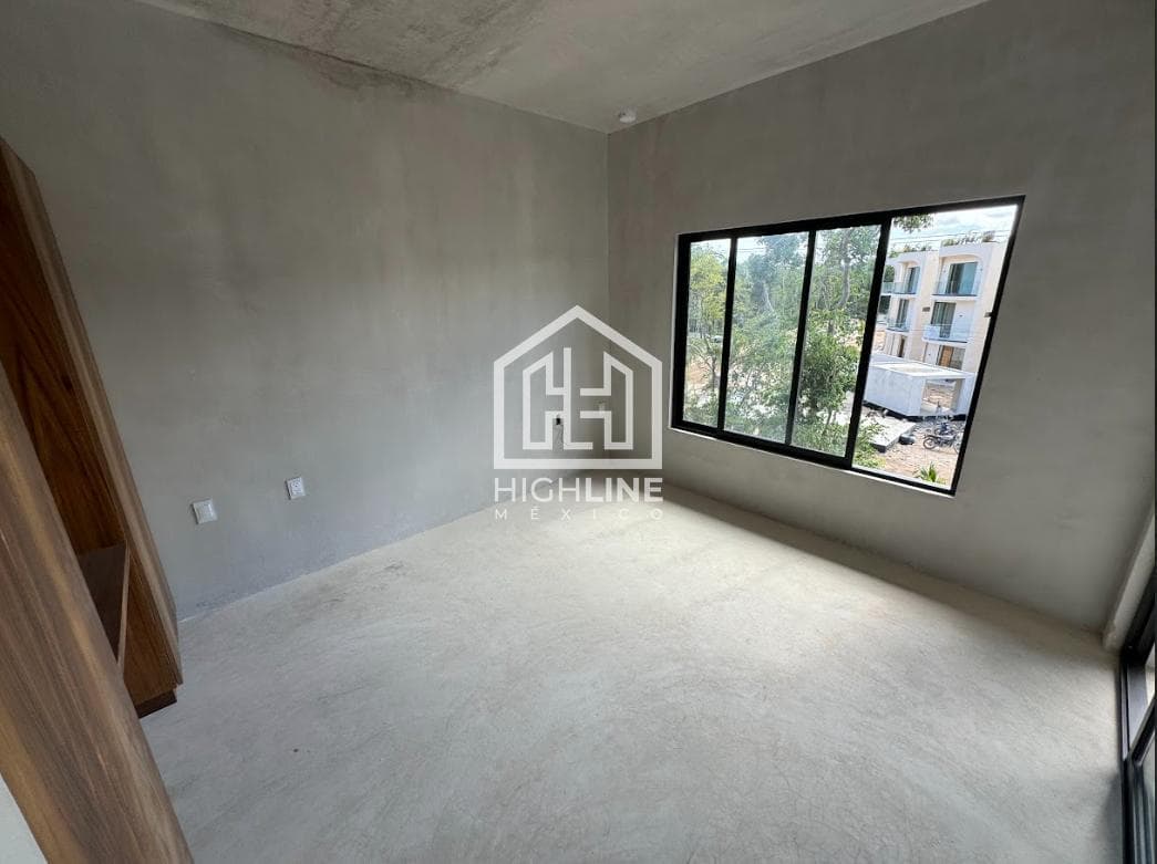 For sale: 82-square-meter studio-style penthouse in Region 15, Tulum, 7 minutes from the beach