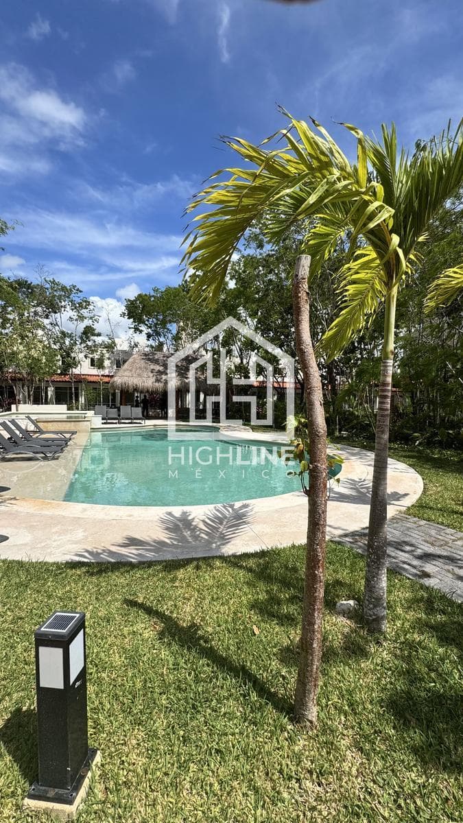 3-Bedroom House for Sale: Rooftop Unit in the Playa del Carmen Residential Area with Pool