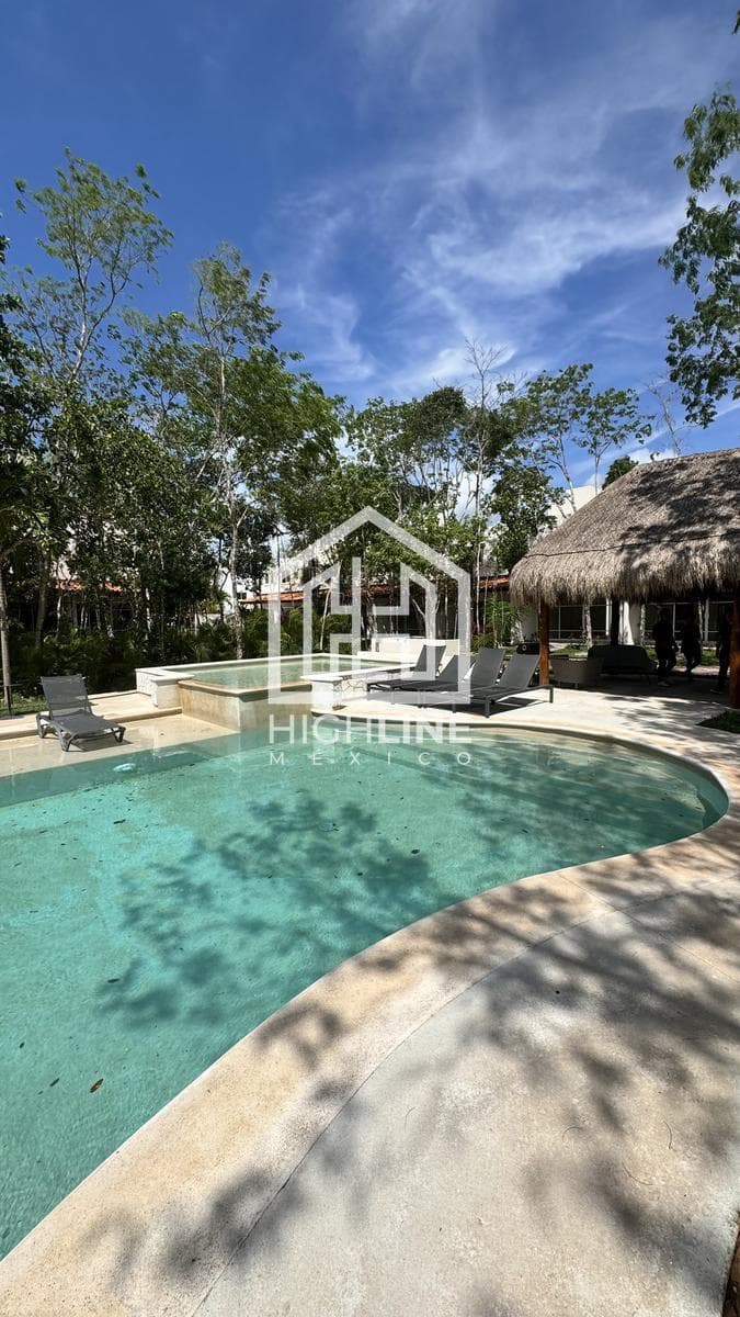 3-Bedroom House for Sale: Rooftop Unit in the Playa del Carmen Residential Area with Pool