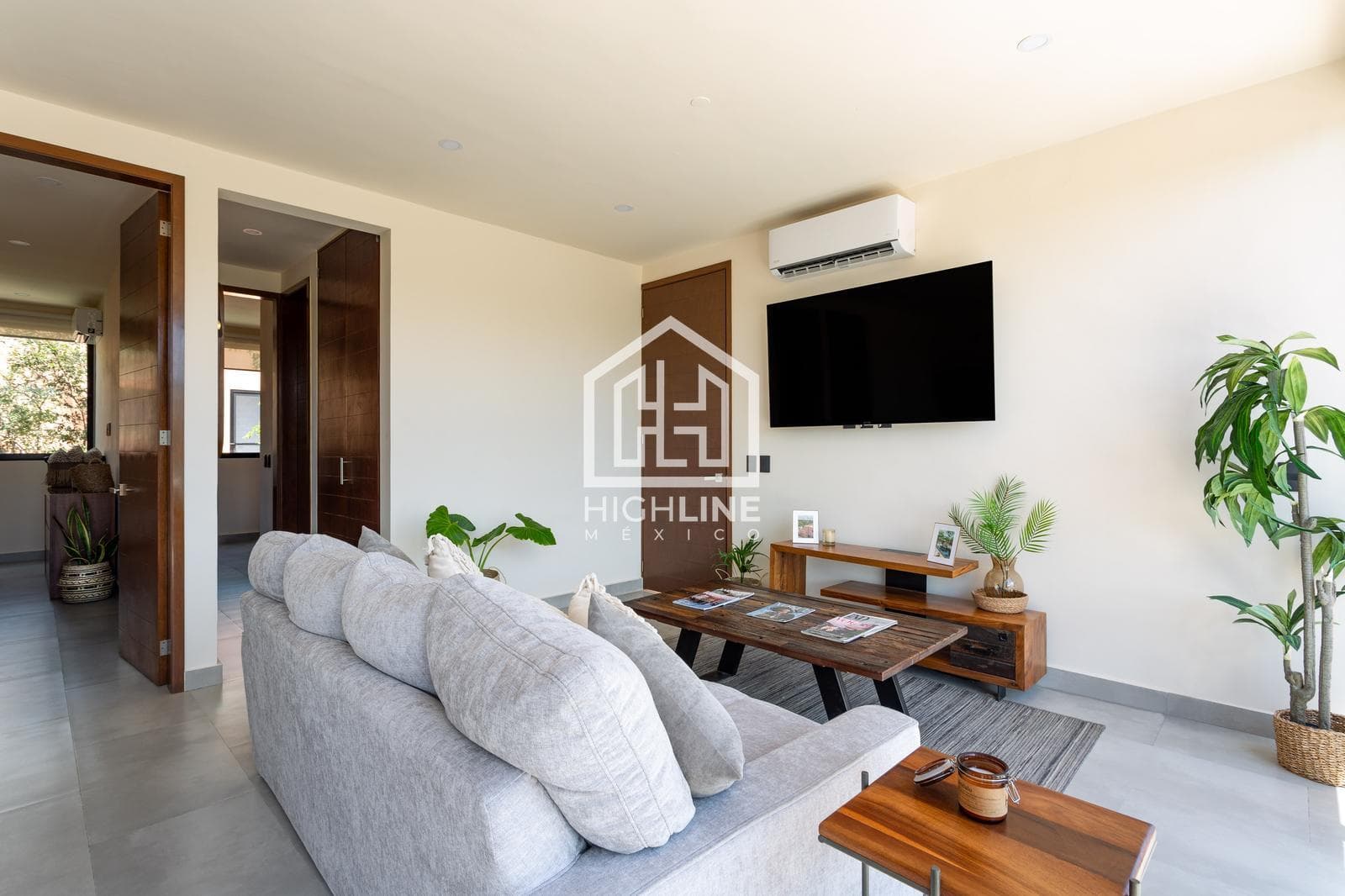 2-bedroom apartment for sale in Tulum, featuring very spacious rooms, a pool, and a gym