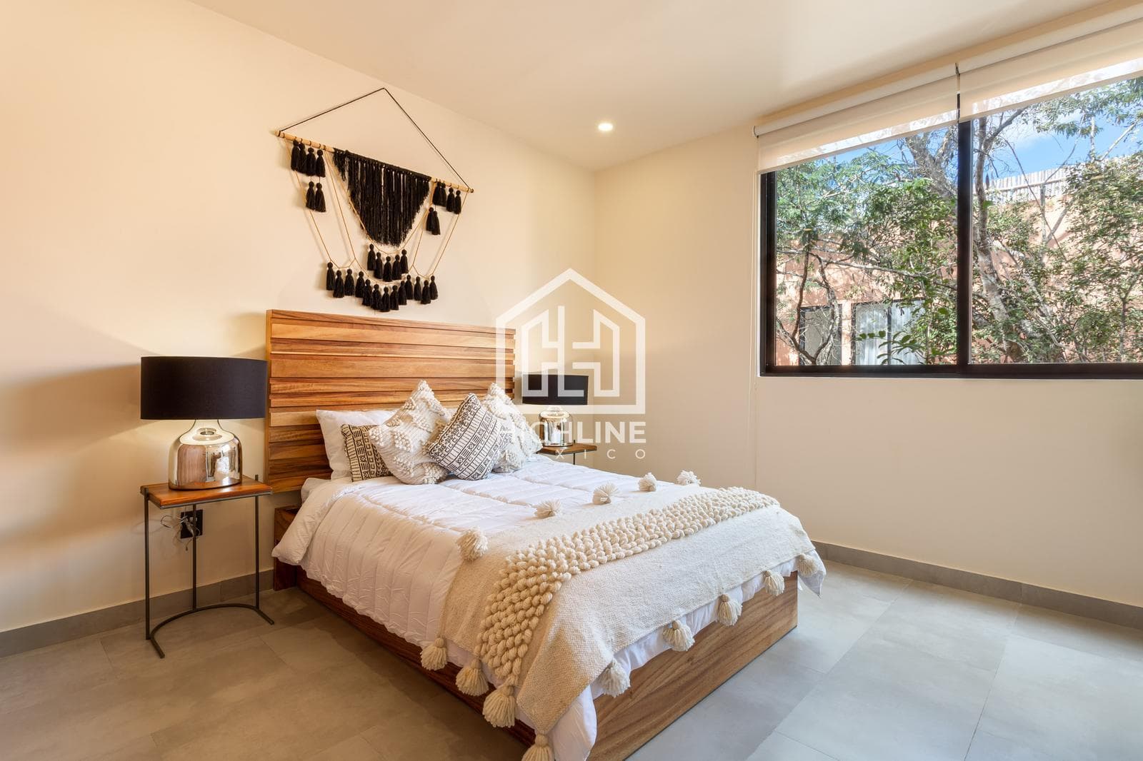 2-bedroom apartment for sale in Tulum, featuring very spacious rooms, a pool, and a gym