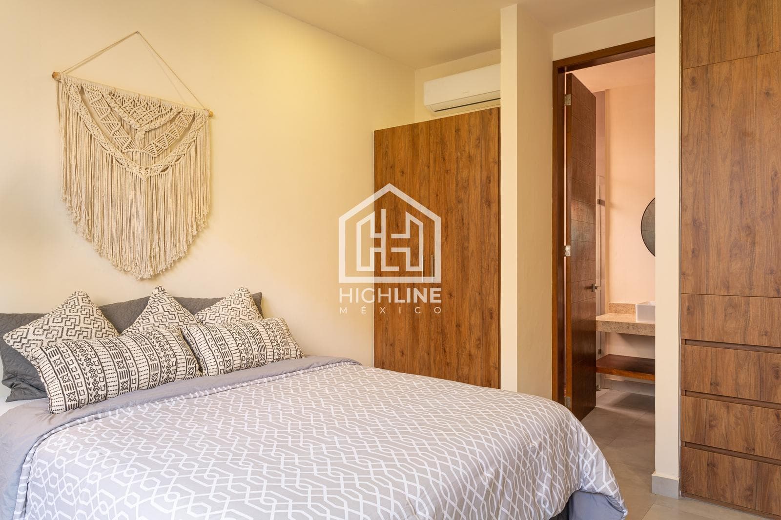 HOUSE FOR SALE IN TULUM: 3 BEDROOMS WITH INFINITY POOL, GATHERING AREA, AND PLAY AREA FOR CHILDREN