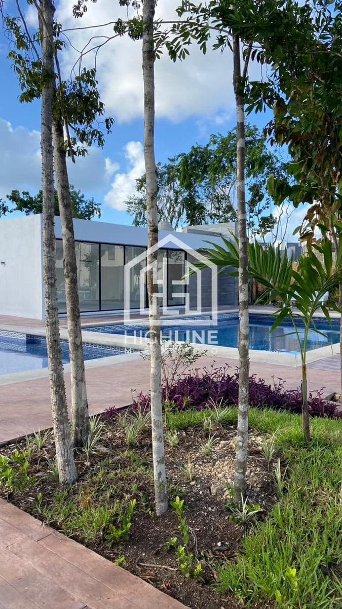 HOUSE FOR SALE IN PLAYA DEL CARMEN: 2 BEDROOMS WITH GYM, CLUBHOUSE, AND POOL