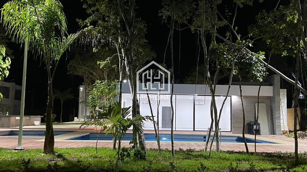 HOUSE FOR SALE IN PLAYA DEL CARMEN: 2 BEDROOMS WITH GYM, CLUBHOUSE, AND POOL