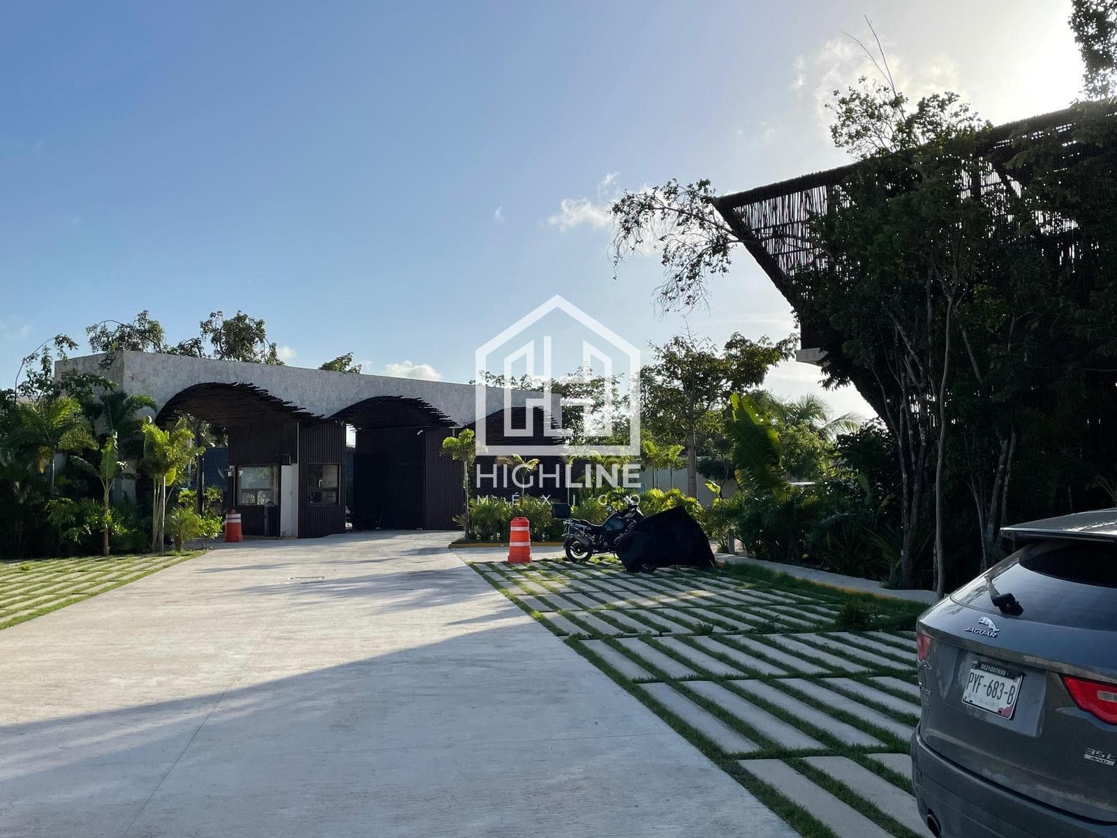 2-bedroom apartment for sale in Tulum with a large pool, gym, and pet-friendly policy