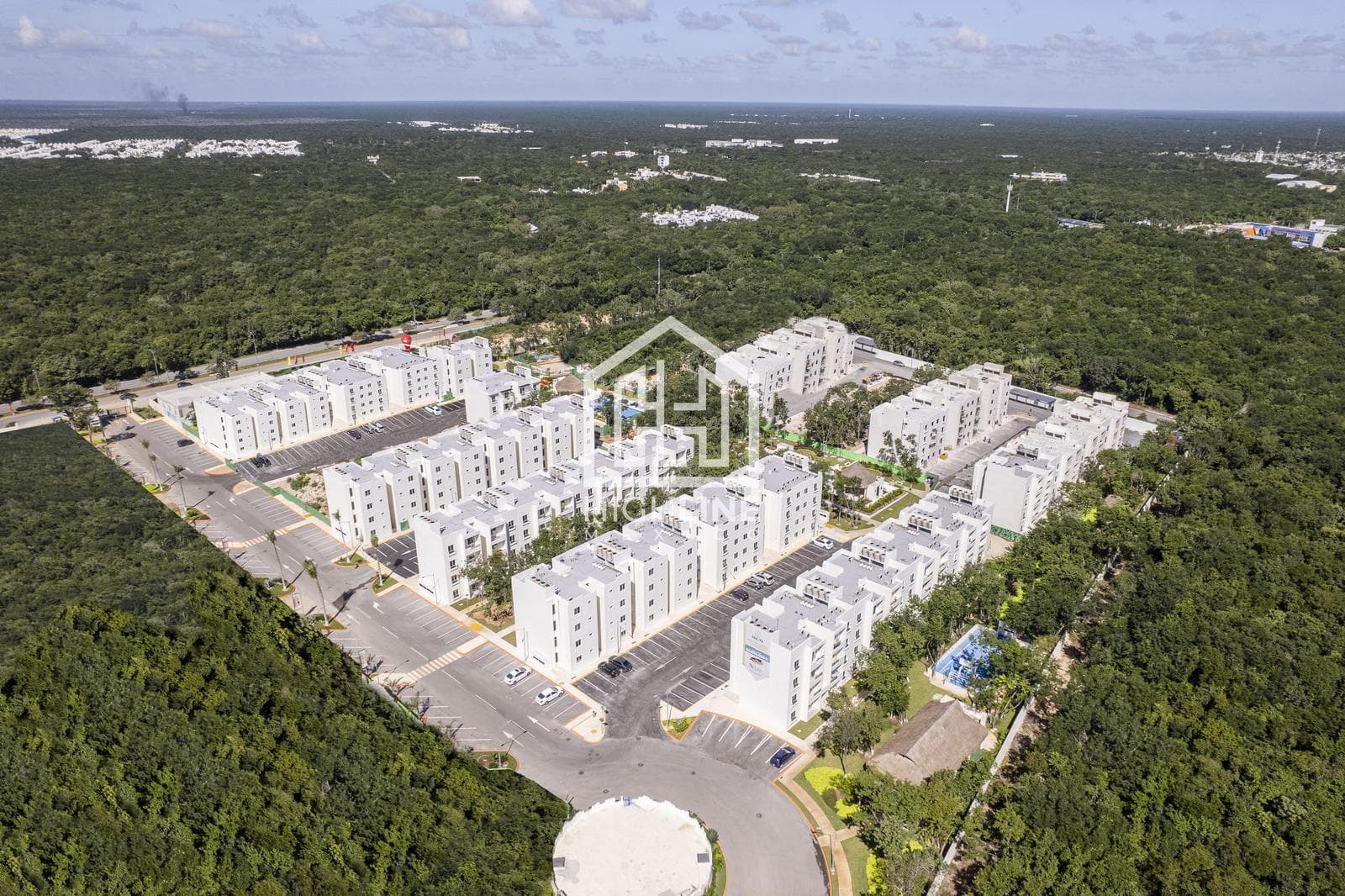 3-Bedroom Apartment in Playa del Carmen, 10 Minutes from the Beach | Pet-Friendly | Accepts Credit Cards