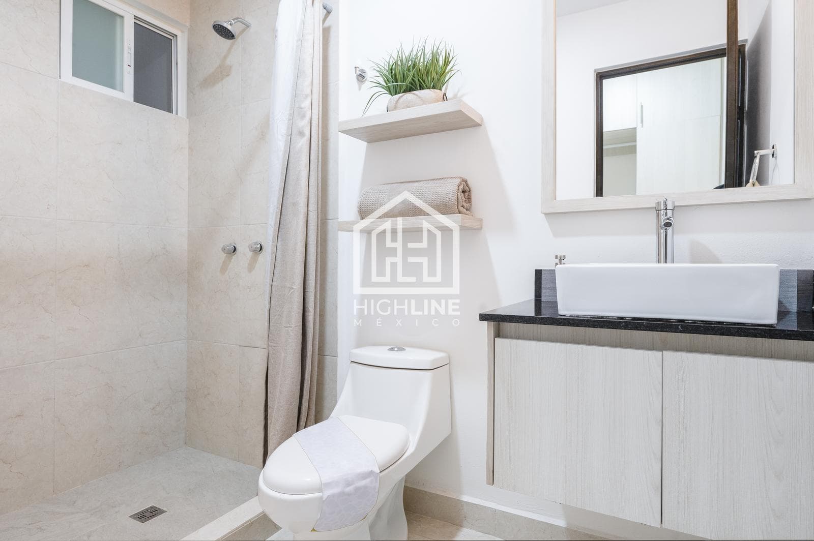 3-Bedroom Apartment in Playa del Carmen, 10 Minutes from the Beach | Pet-Friendly | Accepts Credit Cards