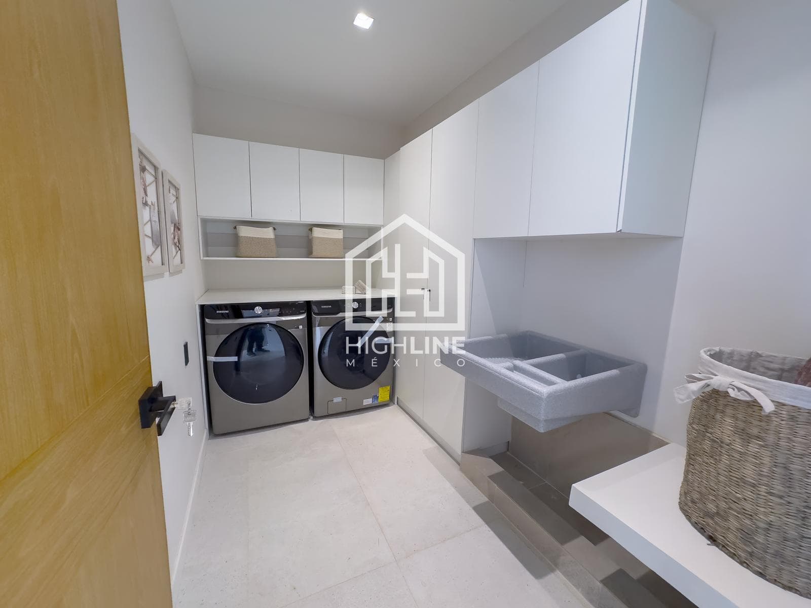 1-BEDROOM APARTMENT / PRE-SALE / PREMIUM RESIDENTIAL COMPLEX / GOLF / BEACH ACCESS.