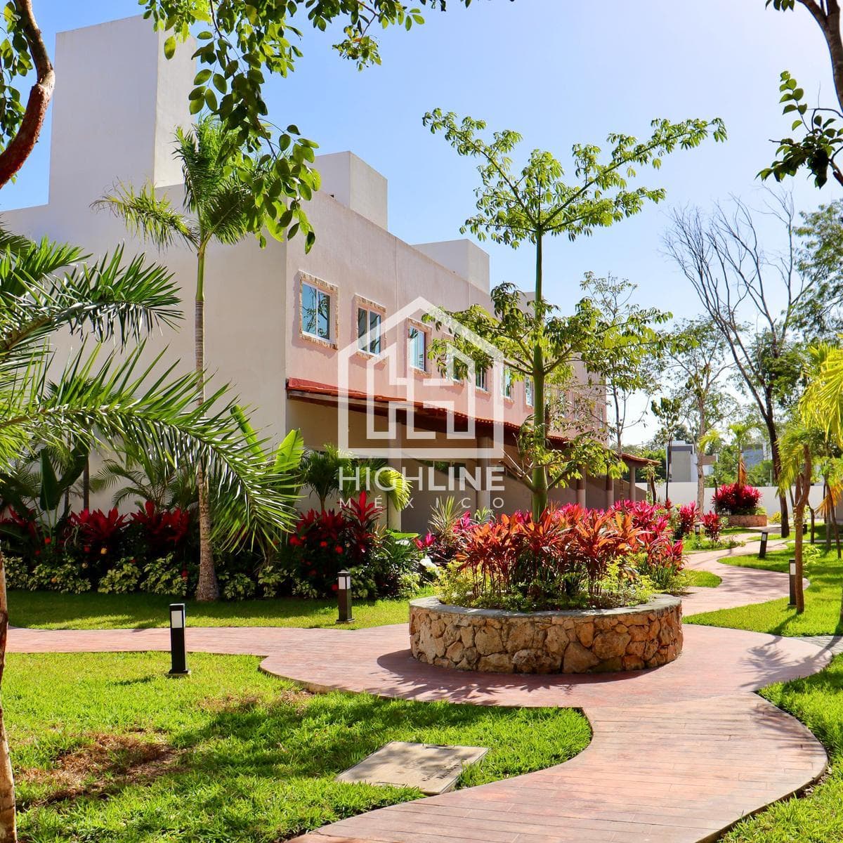 Apartment for Sale, Playa del Carmen: 2 Bedrooms with Pool