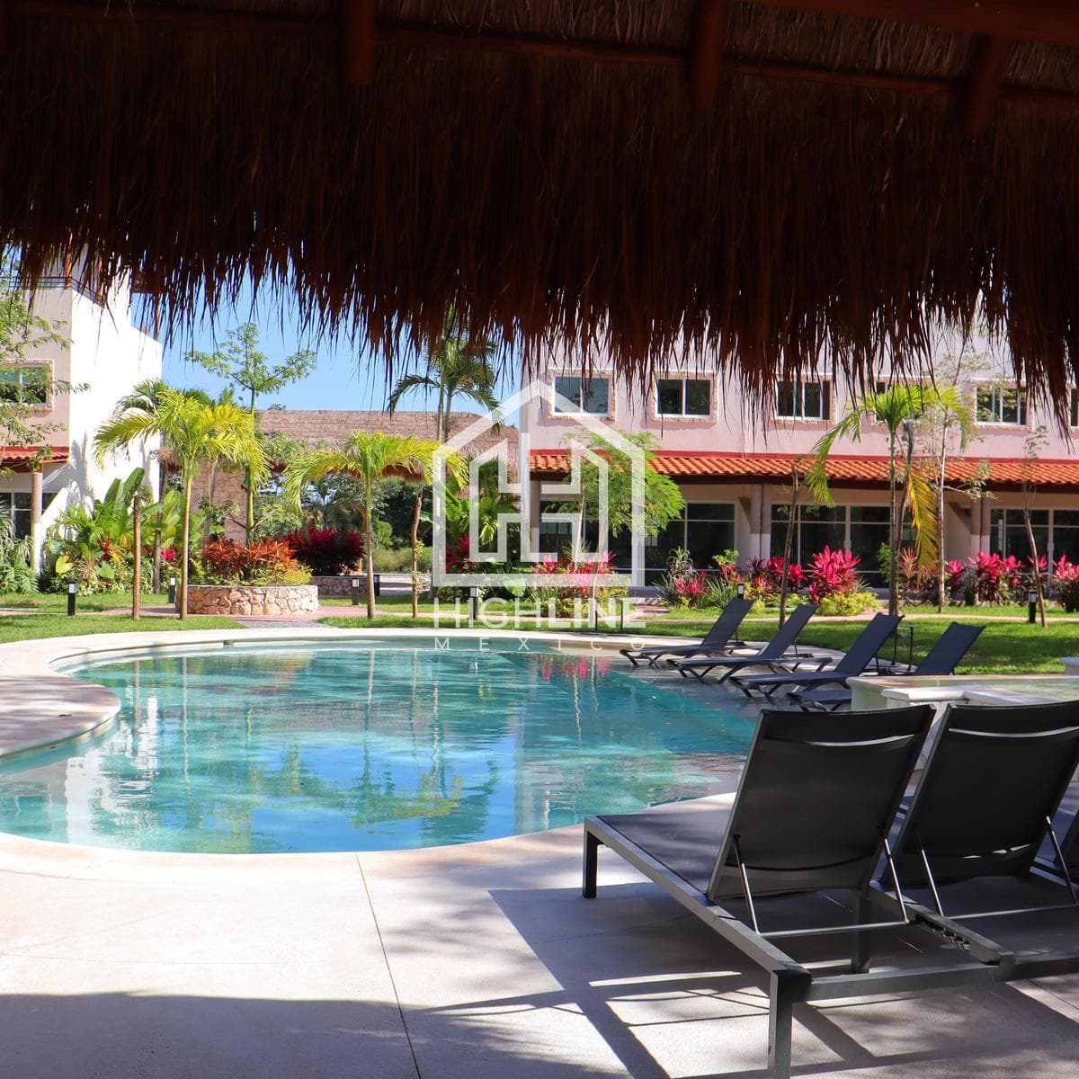 Apartment for Sale, Playa del Carmen: 2 Bedrooms with Pool