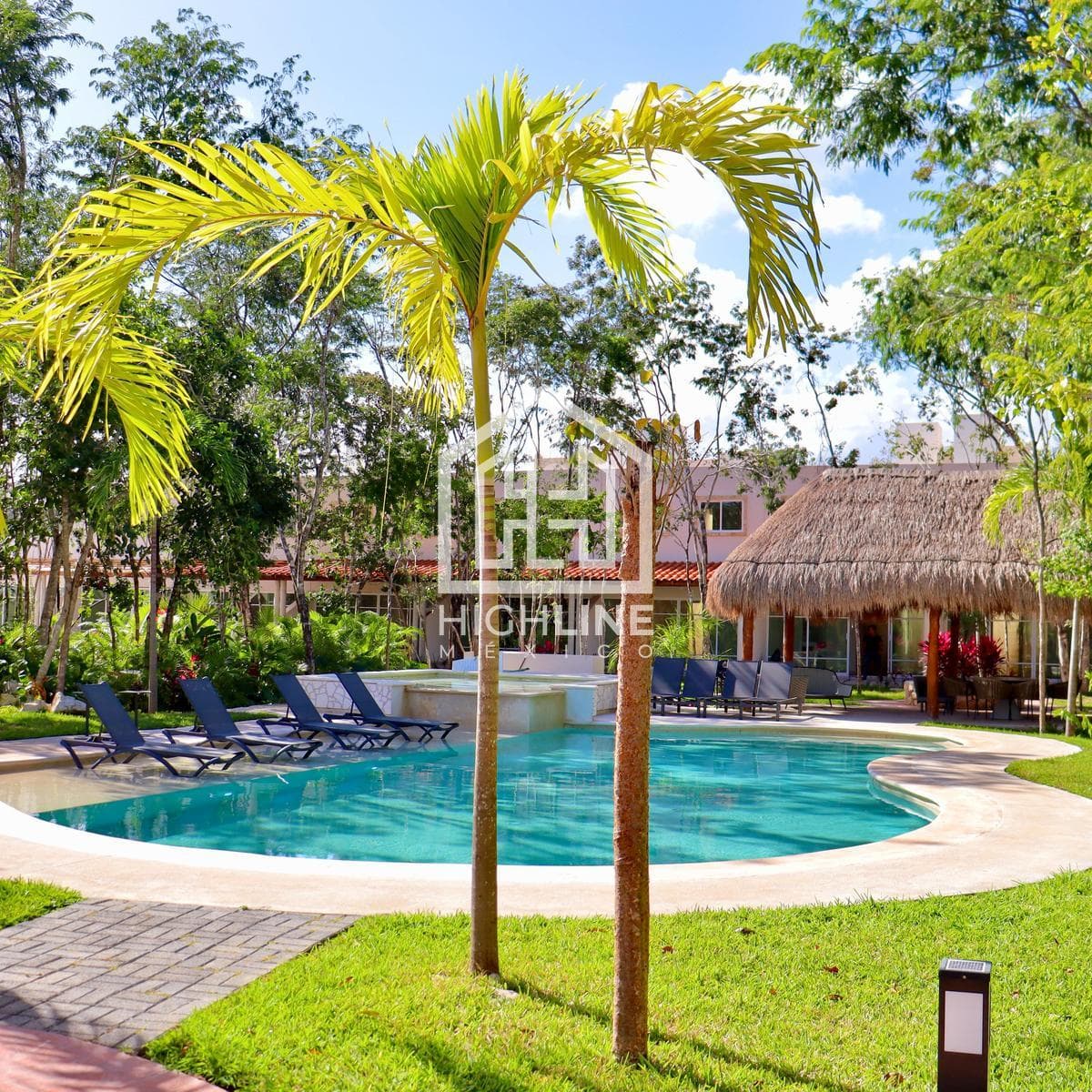 Apartment for Sale, Playa del Carmen: 2 Bedrooms with Pool