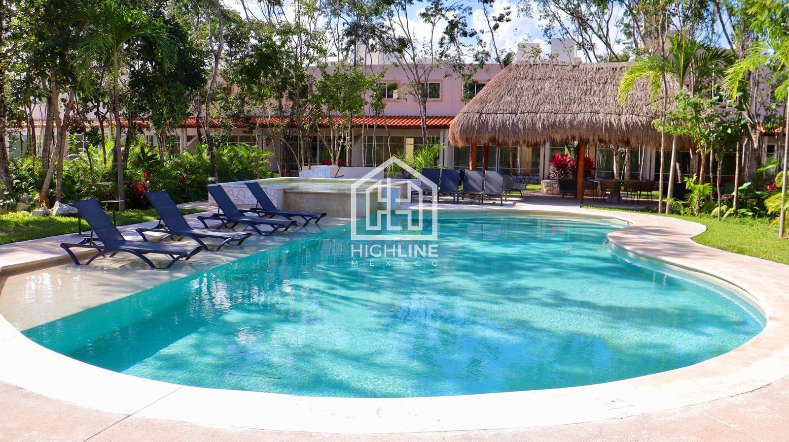 Apartment for Sale, Playa del Carmen: 2 Bedrooms with Pool