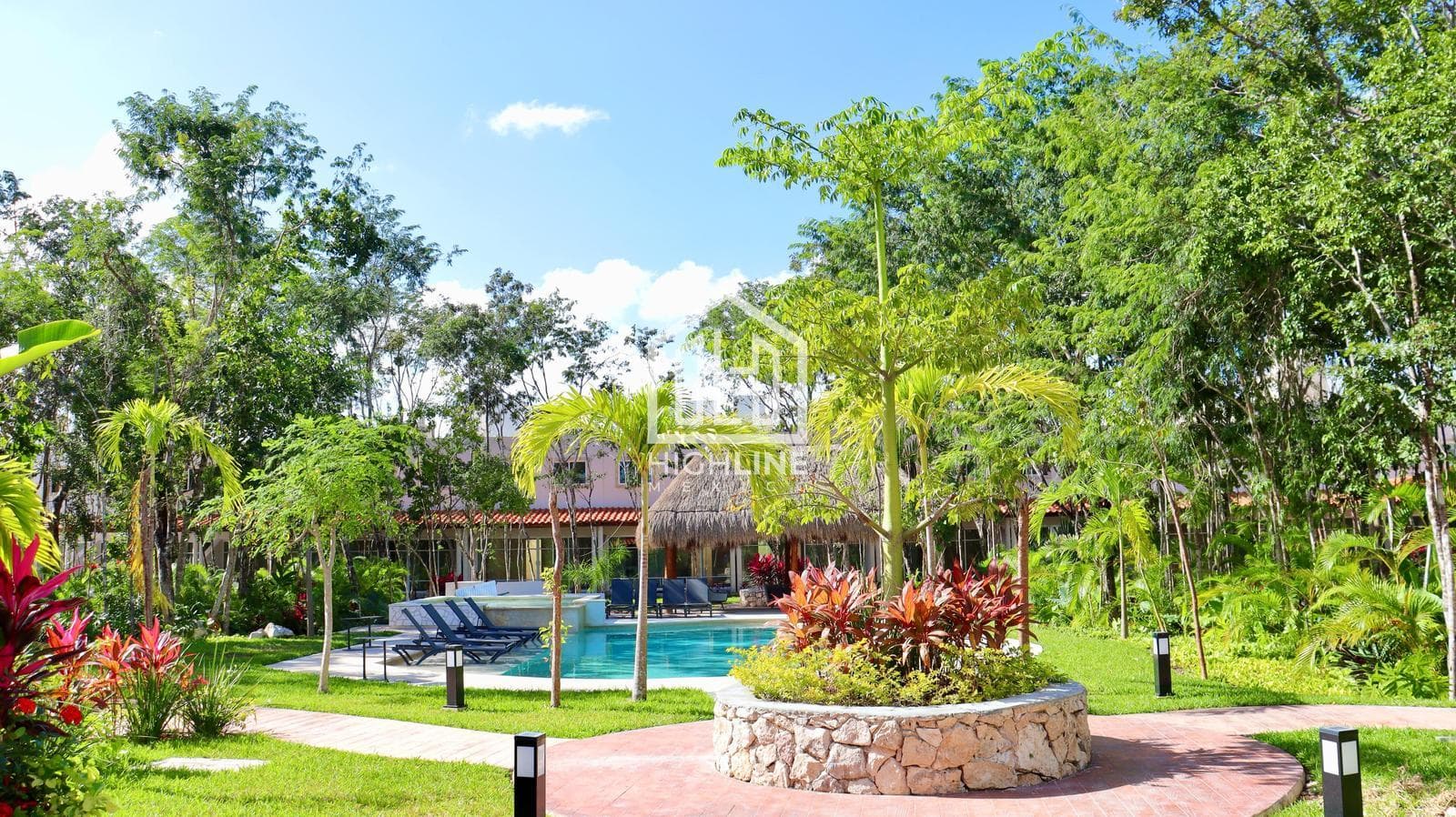 Apartment for Sale, Playa del Carmen: 2 Bedrooms with Pool