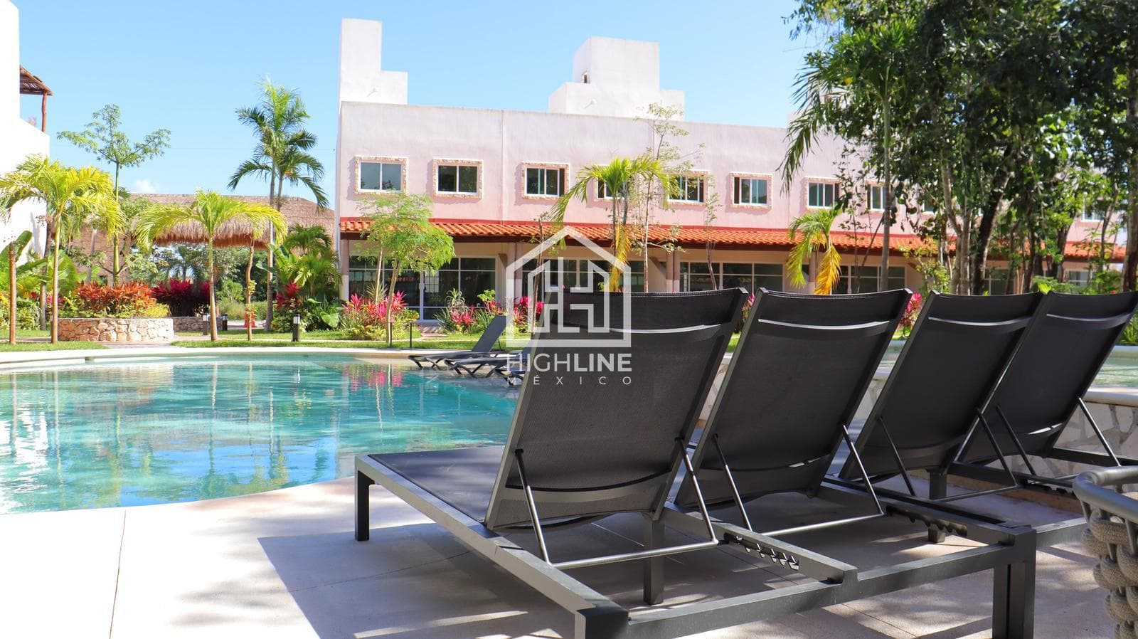 Apartment for Sale, Playa del Carmen: 2 Bedrooms with Pool