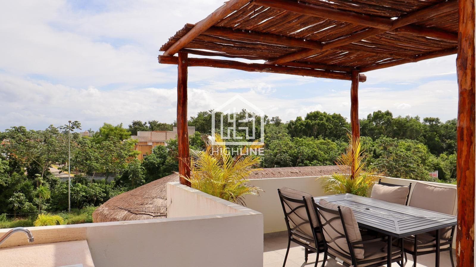 Apartment for Sale, Playa del Carmen: 2 Bedrooms with Pool