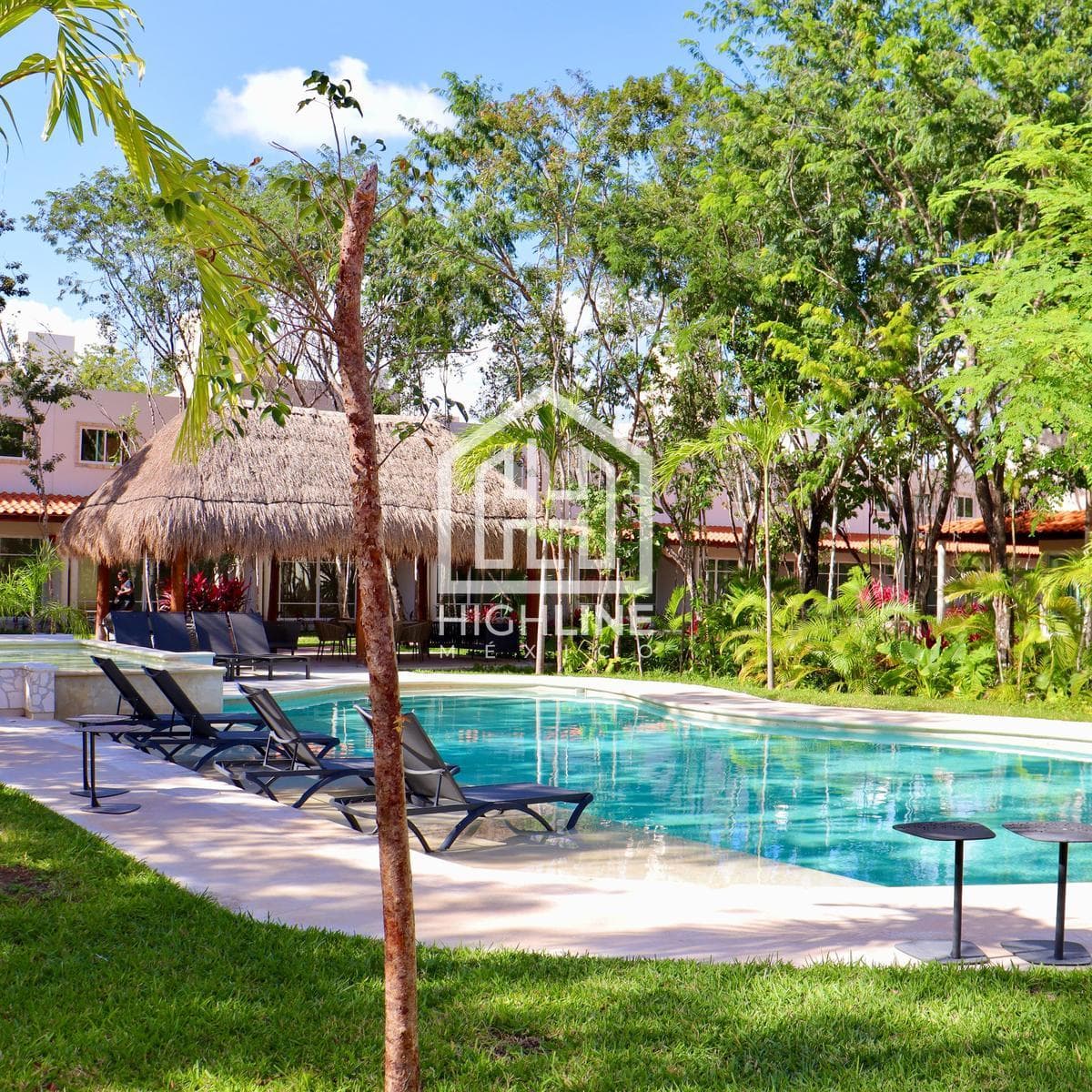Apartment for Sale, Playa del Carmen: 2 Bedrooms with Pool