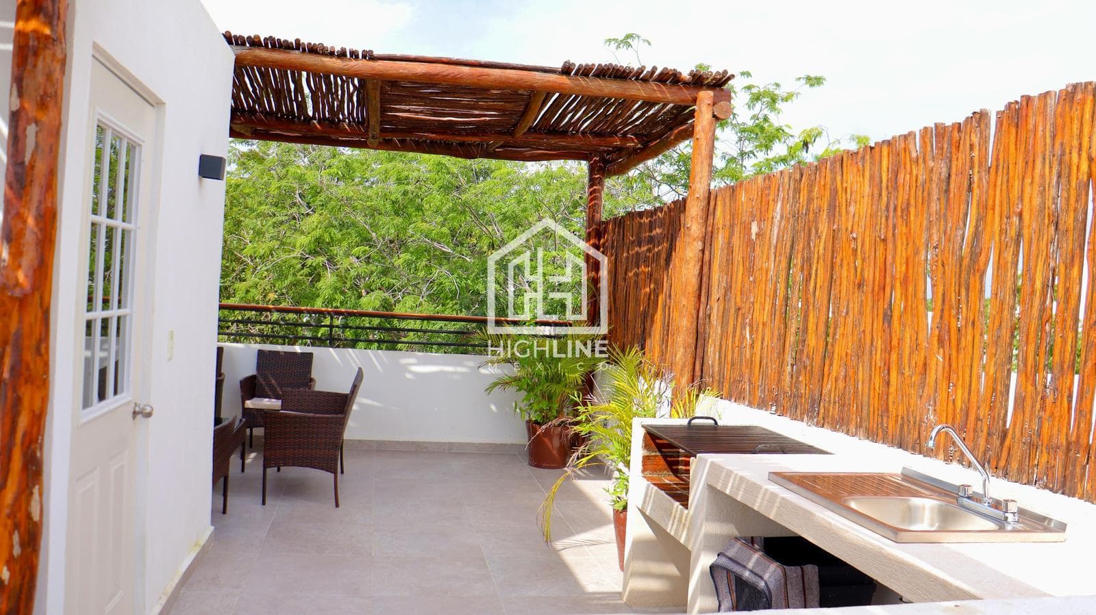 Apartment for Sale, Playa del Carmen: 2 Bedrooms with Pool