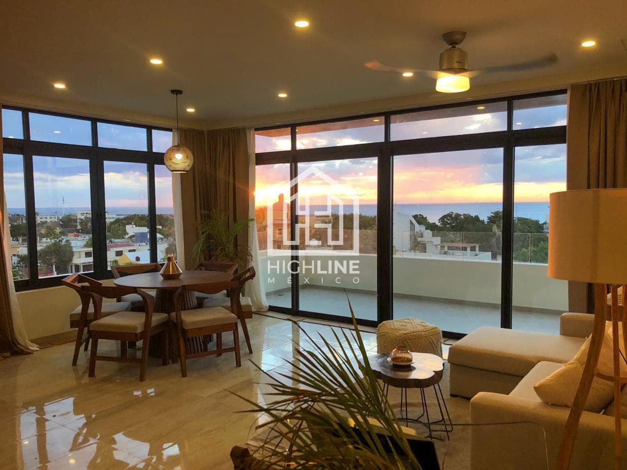 2-bedroom apartment with ocean views and a rooftop deck. Cozumel
