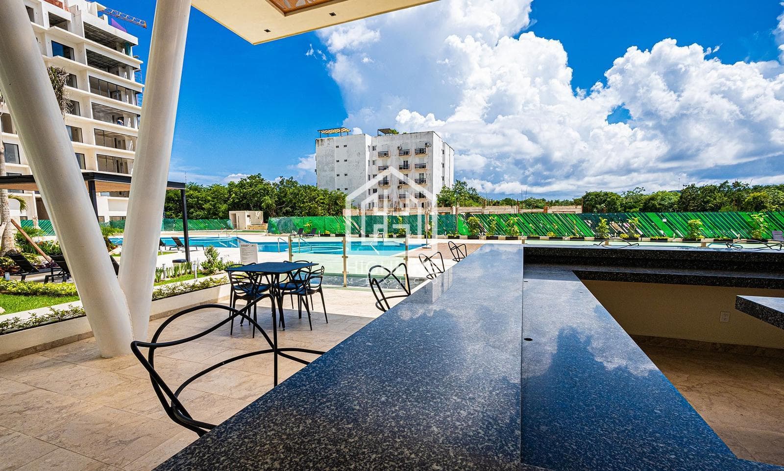 APARTMENT FOR SALE IN PLAYA DEL CARMEN: 2 BEDROOMS WITH KIDS' CLUB, TENNIS COURT, AND PADEL COURT